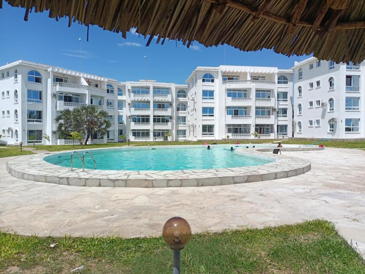 Havenhouse Kijani - 1 Bedroom Beach Apartment With Swimming Pool Малинди Екстериор снимка
