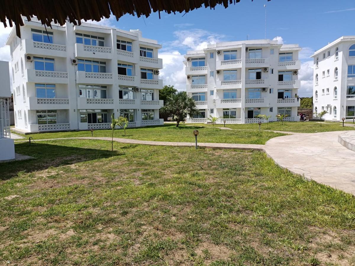 Havenhouse Kijani - 1 Bedroom Beach Apartment With Swimming Pool Малинди Екстериор снимка
