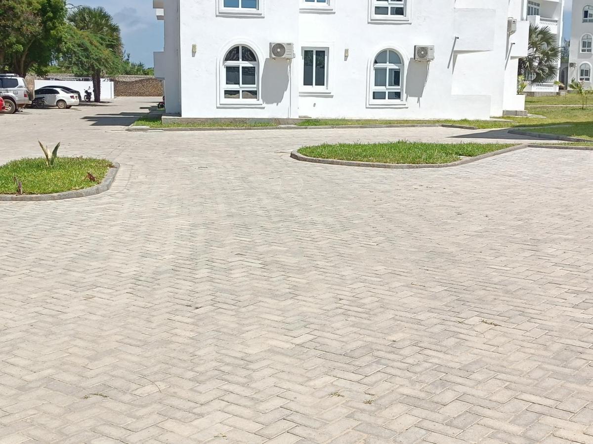 Havenhouse Kijani - 1 Bedroom Beach Apartment With Swimming Pool Малинди Екстериор снимка