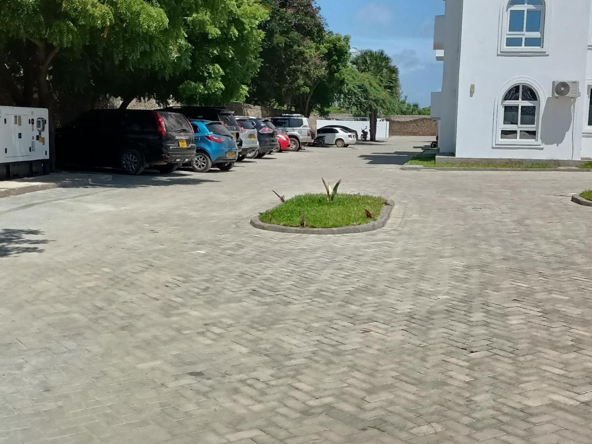 Havenhouse Kijani - 1 Bedroom Beach Apartment With Swimming Pool Малинди Екстериор снимка